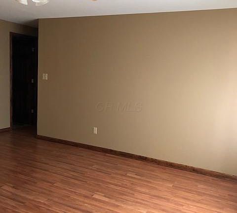 3rd image of 380 Shasta Dr