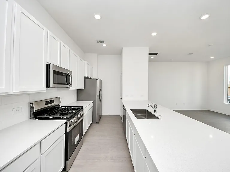 2205 Via Cami Ln — Photo 7