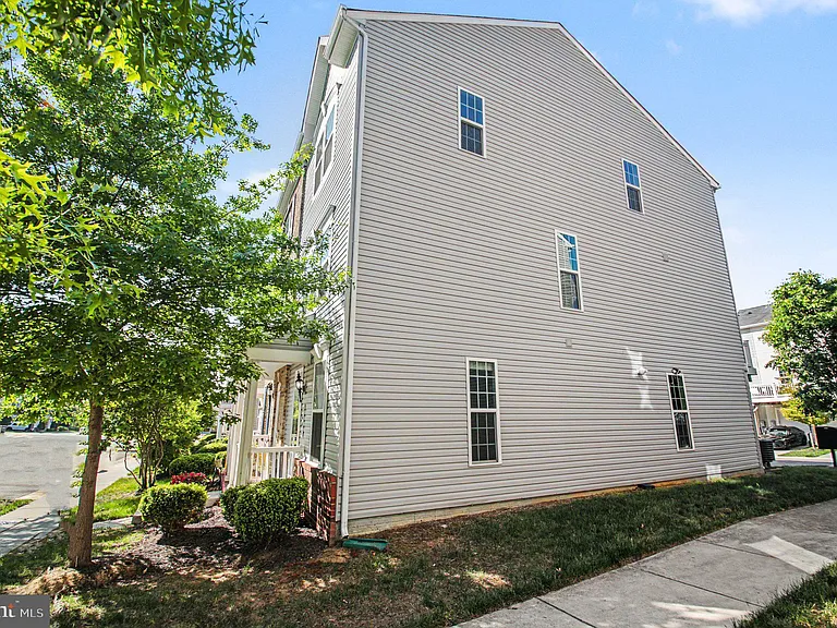 1643 Dorothy Ln — Photo 23