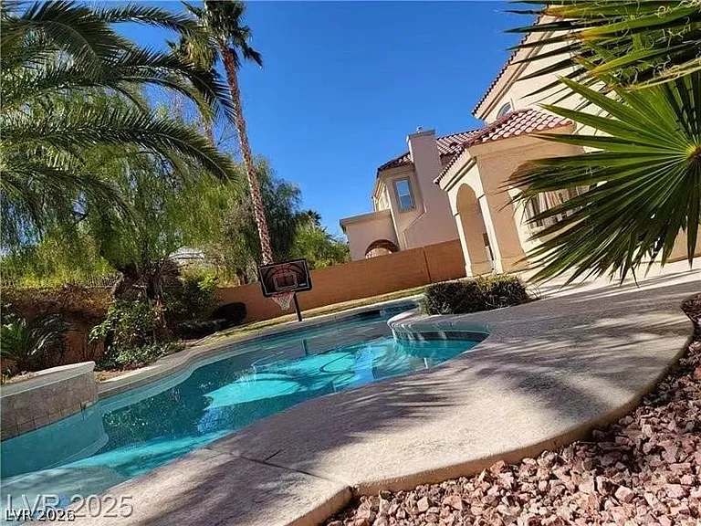 2598 Mizzoni Cir — Photo 27