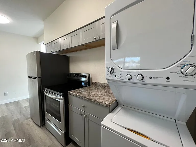 453 W University Dr — Photo 9