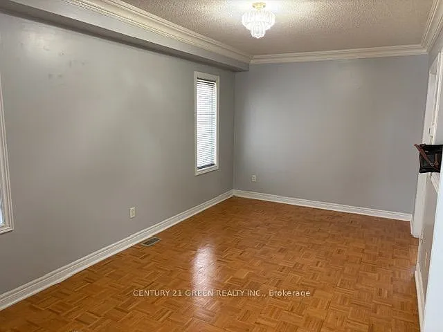789 Fable Cres — Photo 17