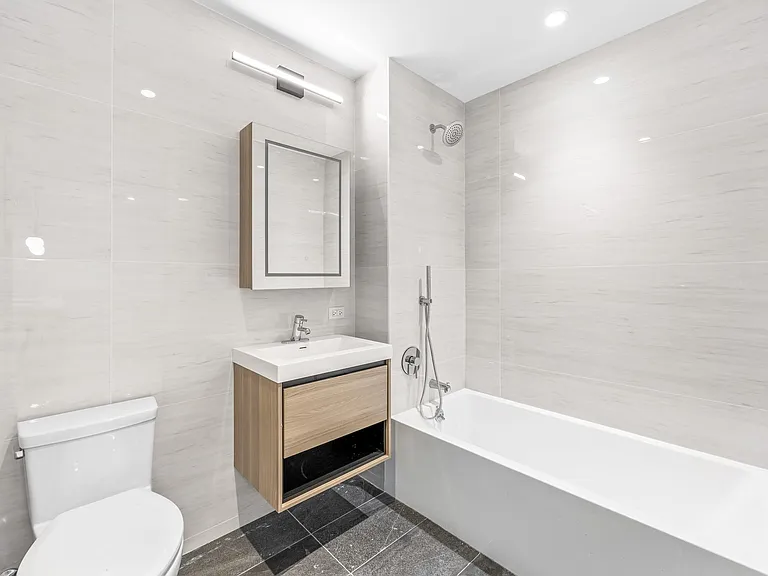 952 Bergen St #2F — Photo 4