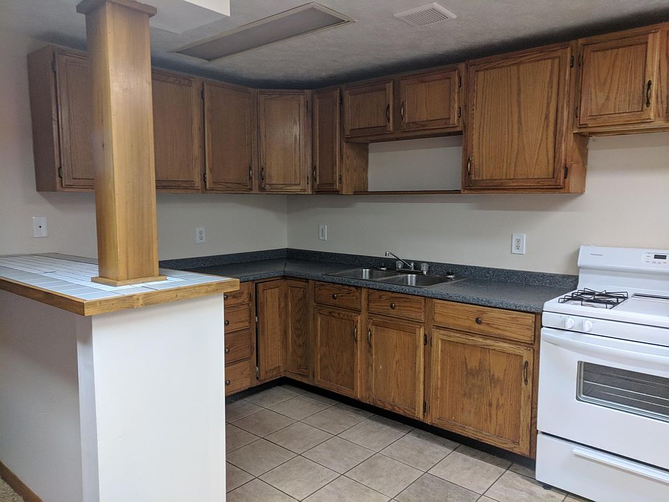 2nd image of 216 Center Rd APT 99