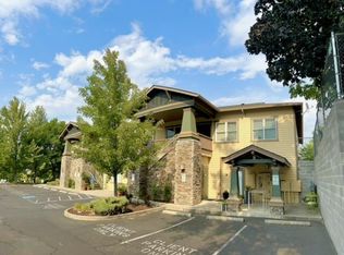 733 N Main St, Ashland, OR 97520