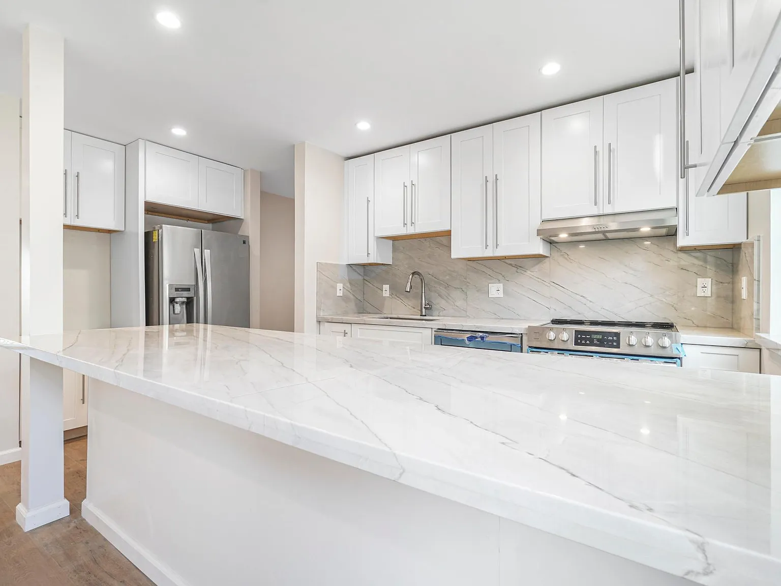 2 bed, 1082 sqft, $3,499 — Photo 3