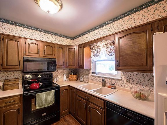 4th image of 4978 Kirby St