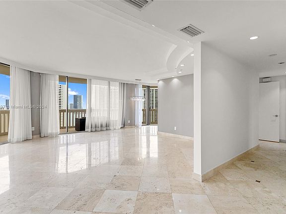 4th image of 2000 Island Blvd APT 2001