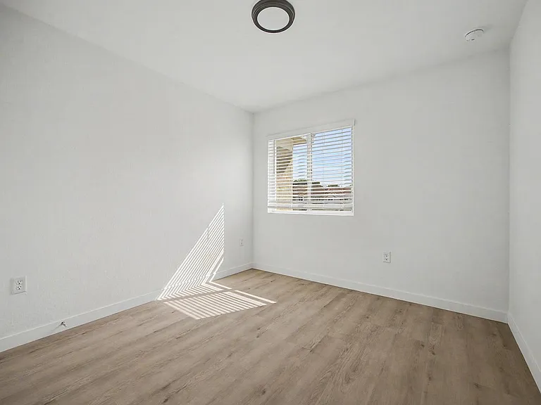 1014 SE 23rd Ave #1014 — Photo 12