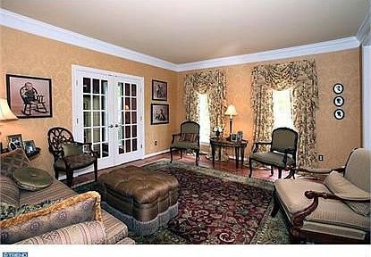 3rd image of 6 Robert Adams Ct