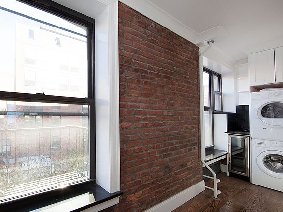 4th image of 215 1st Ave #9