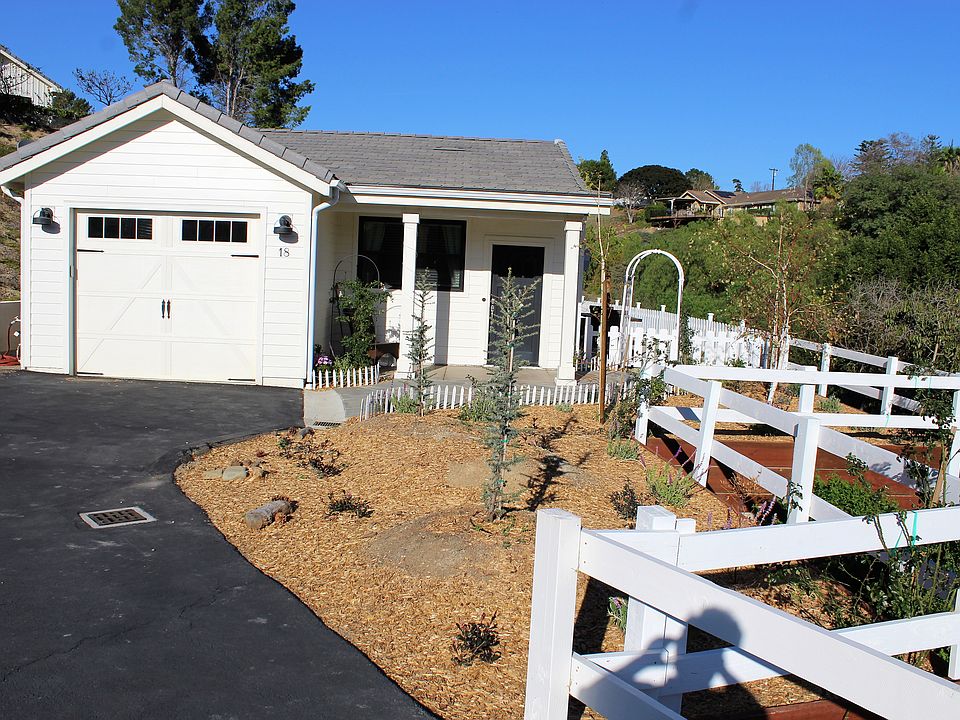 18 Vientos Front View of House_01262021