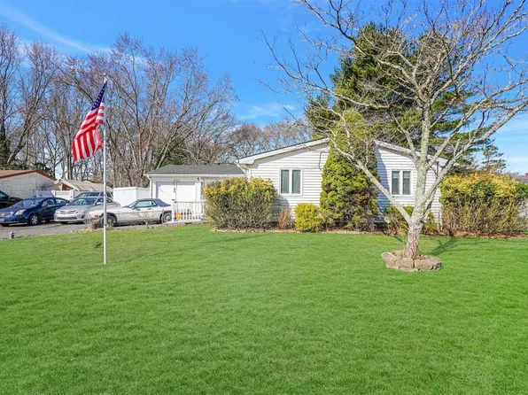 170 4th Avenue, Holtsville, NY 11742