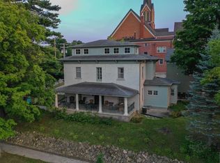 601 W Main St, Decorah, IA 52101