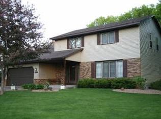 3933 Gresham Ct N, Oakdale, MN 55128