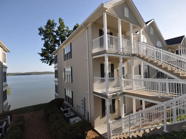 600 Moon Bay Dr, Kuttawa, KY 42055