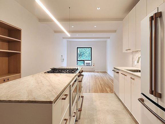 3rd image of 250 W 88th St APT 307