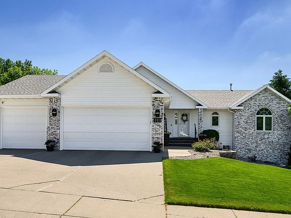 2nd image of 751 Juniper Dr