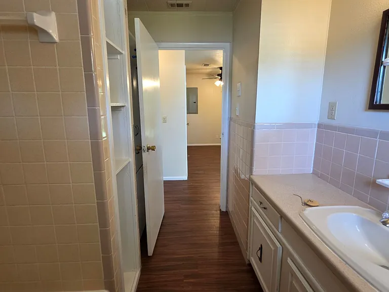 6251 Shadydell Dr — Photo 15