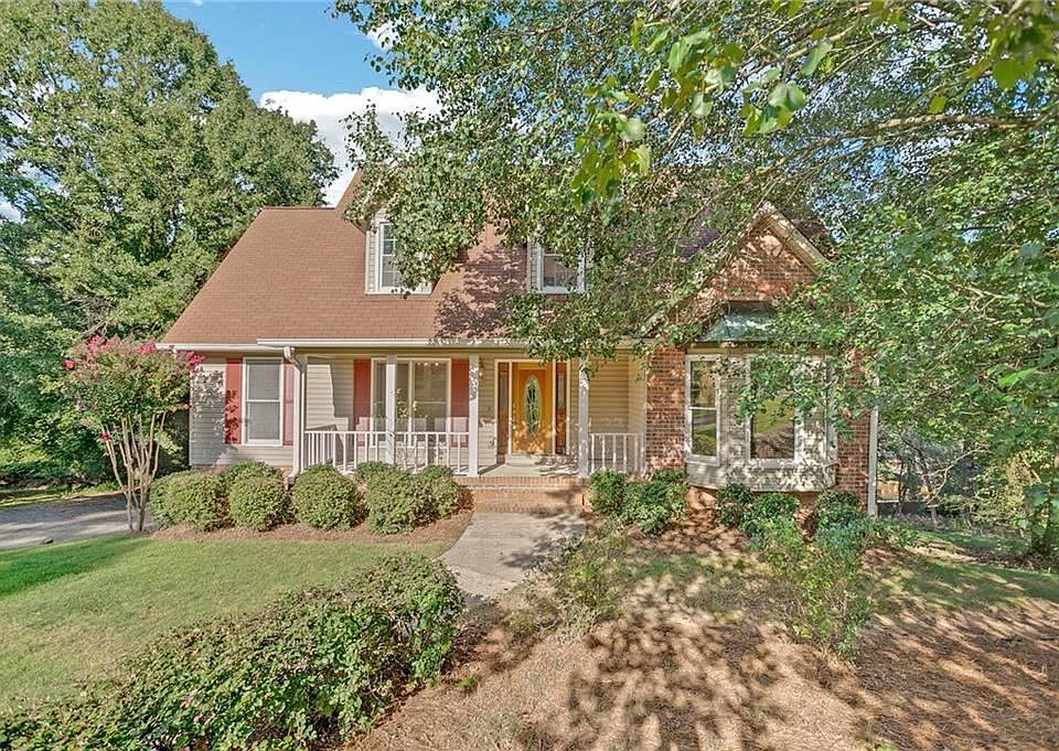 1st image of 109 Warwick Way SE