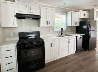 462 Shady Brook Hts #462, Greenwood, IN