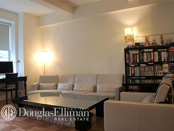 3rd image of 67 Wall St APT 19M
