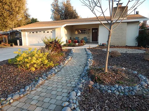 1424 Union Dr Photo 1