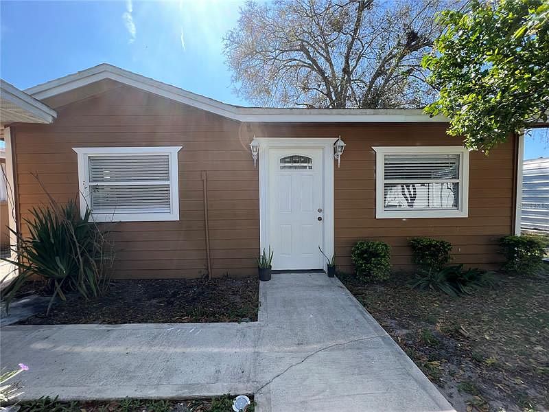 1st image of 8816 Auburn Way
