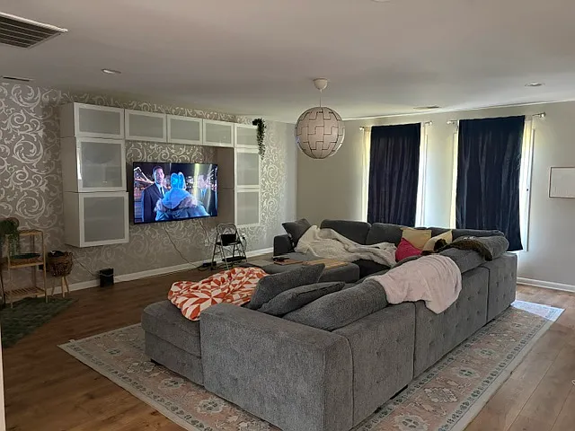 living room (recent photo)