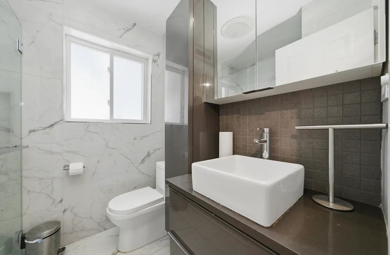 2 bed, 930 sqft, $2,000 — Photo 4