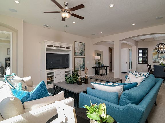 Interior Zinfandel 05 - Living2