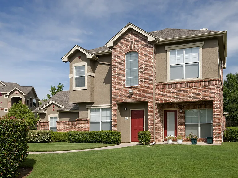 Eleven11 Lexington at Flower Mound — Photo 14