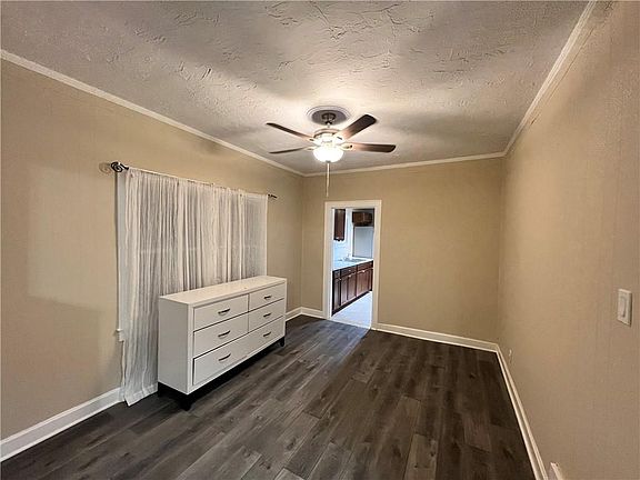 4th image of 1251 Grandview Blvd