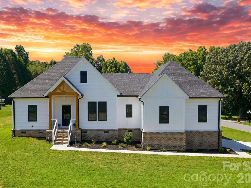 1st image of 1213 Creekside Dr