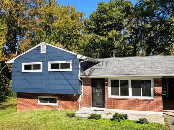 18901 Barnette Cir, Triangle, VA 22172