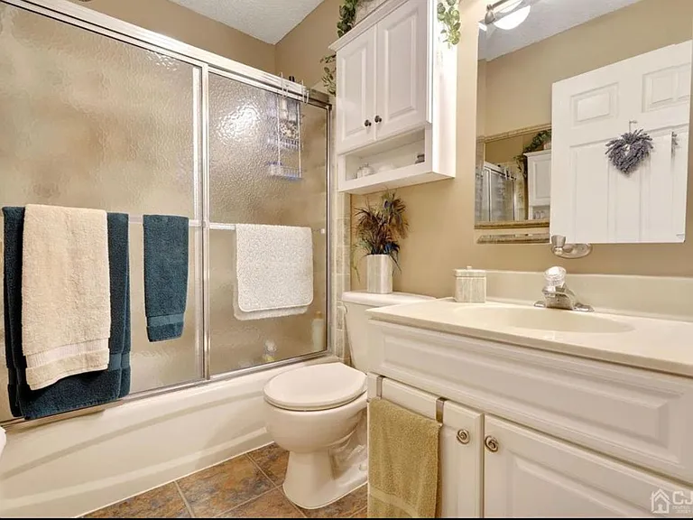 46 Prestwick Way — Photo 3