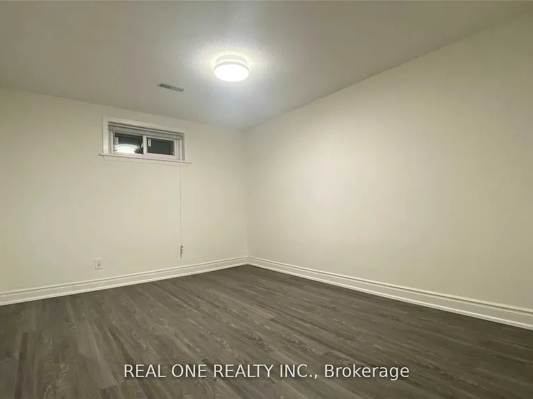 73 Romfield Circuit #BASEMENT — Photo 5