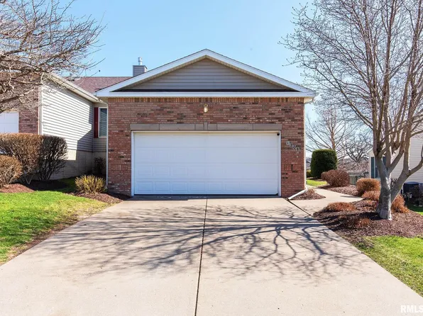 1208 Eagle View Ct, Le Claire, IA 52753