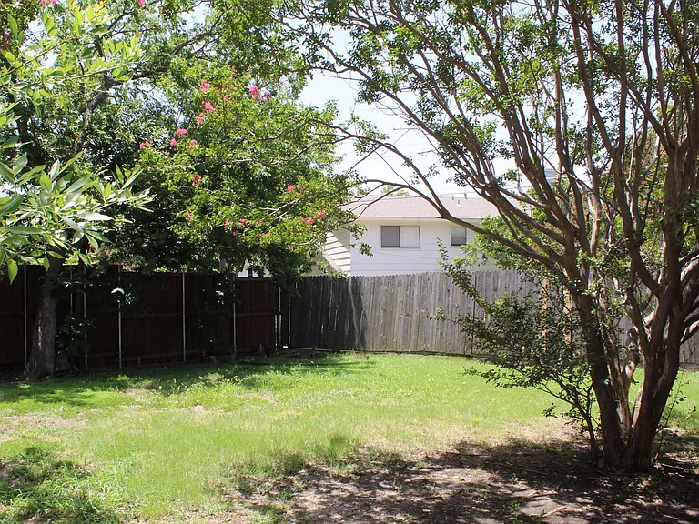 1903 N Floyd Rd — Photo 18