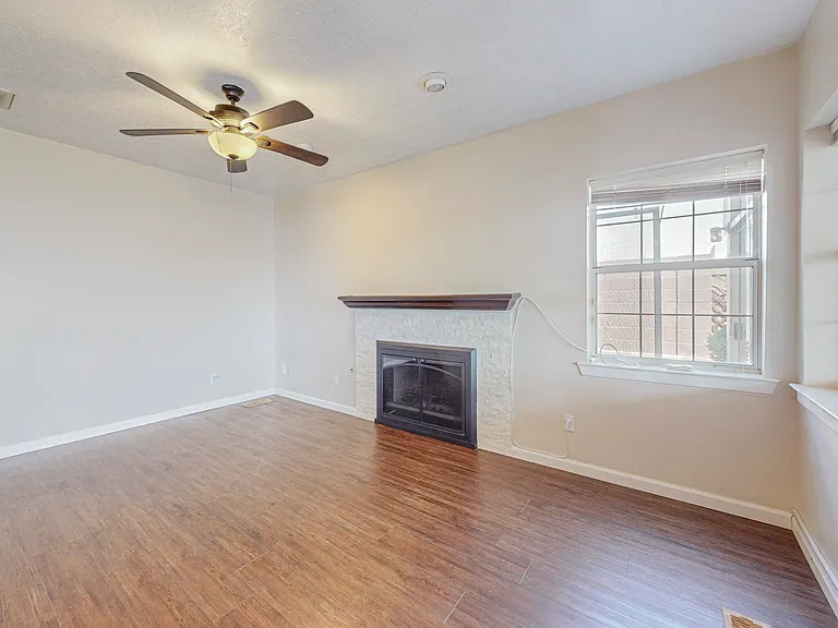 13612 Vic Rd NE — Photo 14