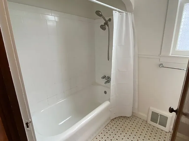 42 Castle Manor Ave — Photo 19