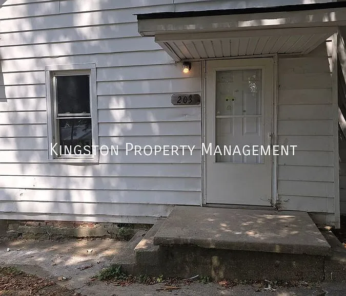 201 S Main St #203 — Photo 3