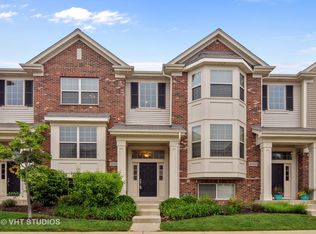 28W071 Woodland Dr, Winfield, IL 60190