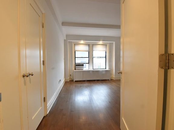 4th image of 600 W 111th St #8D1