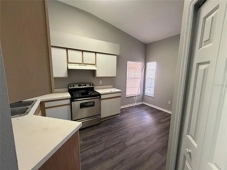 11701 Brenford Crest Dr — Photo 13