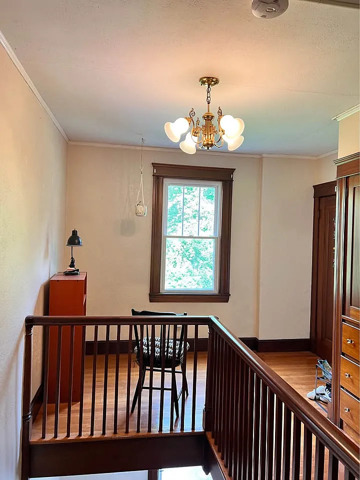 4 Middle St — Photo 2