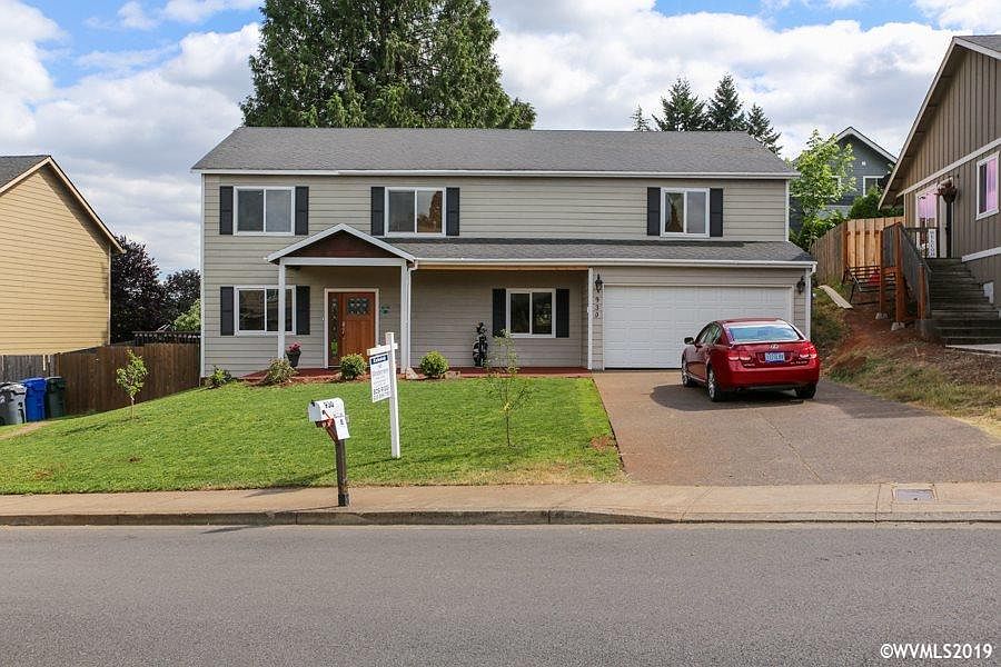 1st image of 930 Alina Ave SE
