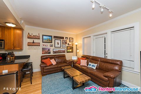 3rd image of 2237 1/2 N Lincoln Ave APT 1A