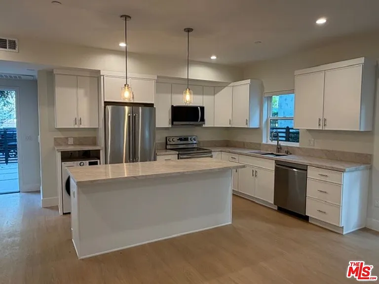 5191 Lindley Ave — Photo 16