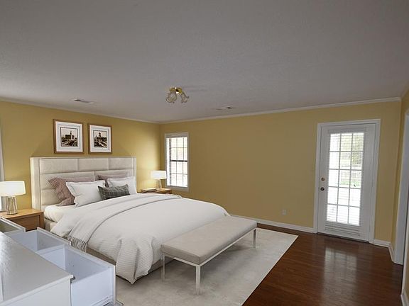 2nd image of 1505 Woodcrest Cv